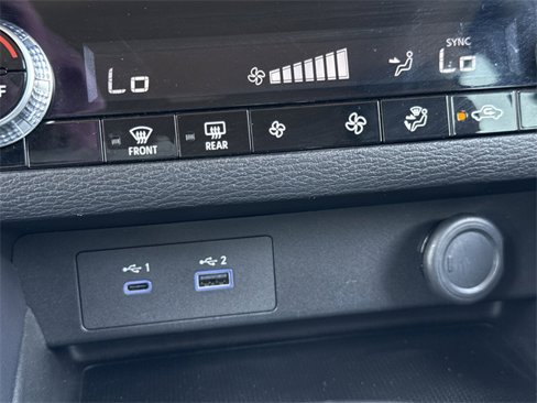Used 2023 Mitsubishi Outlander SE image 22