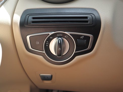 Used 2021 Mercedes-Benz GLC 300 image 22