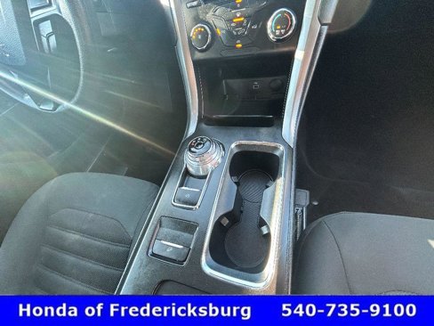Used 2017 Ford Fusion SE image 27
