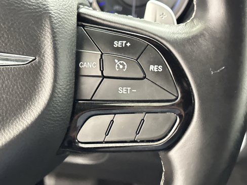 Used 2017 Chrysler 300 S image 27