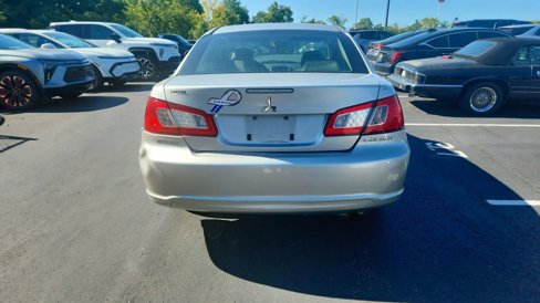 Used 2011 Mitsubishi Galant FE image 6