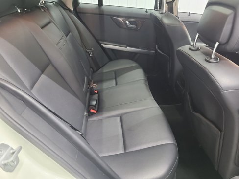 Used 2011 Mercedes-Benz GLK 350 4MATIC image 38