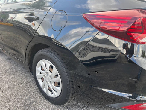 Used 2019 Hyundai Elantra SE image 16