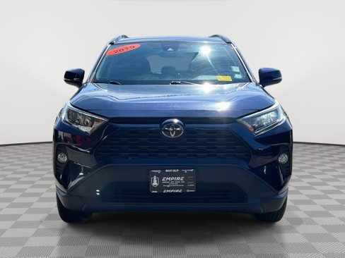 Used 2019 Toyota RAV4 XLE image 2