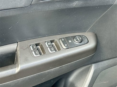 Used 2022 Kia Sportage LX image 15