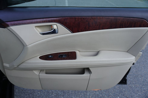 Used 2011 Toyota Avalon Limited image 29