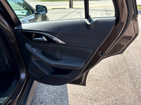 Used 2018 INFINITI QX30 Premium image 17