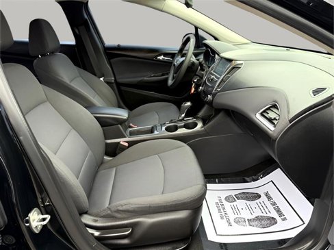 Used 2018 Chevrolet Cruze LT image 27
