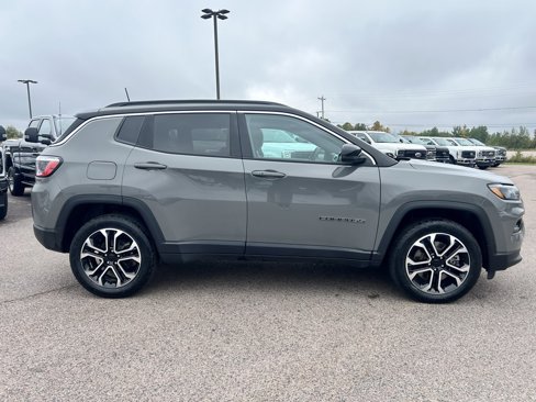 Used 2024 Jeep Compass Limited image 6