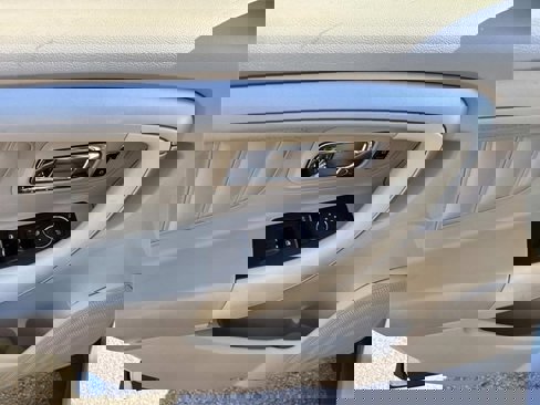 Certified 2019 Ford Taurus SE image 22