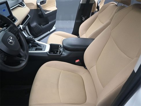 Used 2023 Toyota RAV4 LE image 10