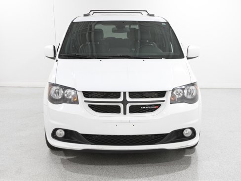 Used 2018 Dodge Grand Caravan GT image 2