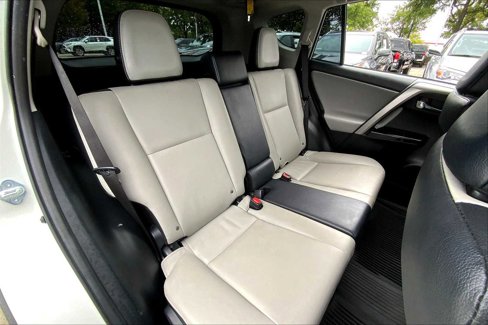 Used 2018 Toyota RAV4 Limited image 19