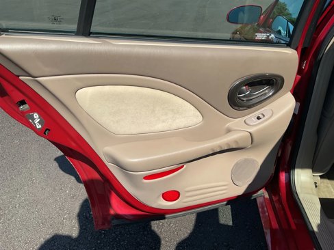 Used 2005 Pontiac Bonneville GXP image 41