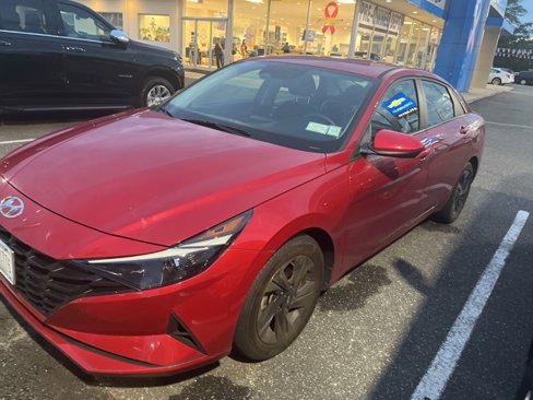 Used 2023 Hyundai Elantra SEL image 2
