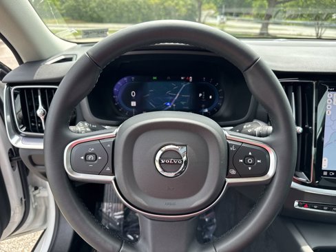 Certified 2024 Volvo S60 B5 Core image 18