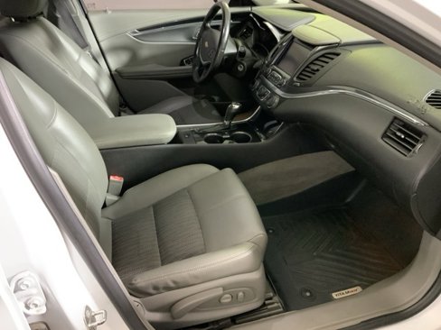Used 2017 Chevrolet Impala LT image 36