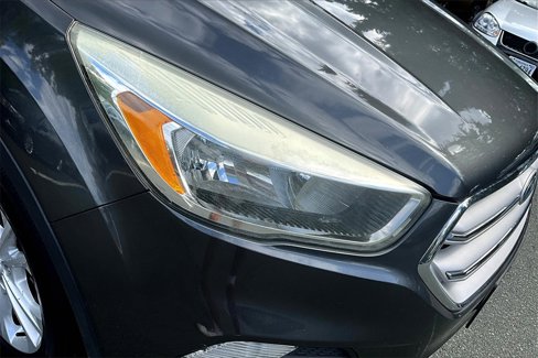 Used 2018 Ford Escape SE image 30