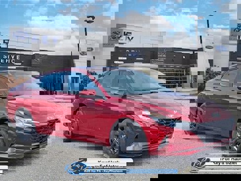 Used 2023 Hyundai Elantra SEL image 1