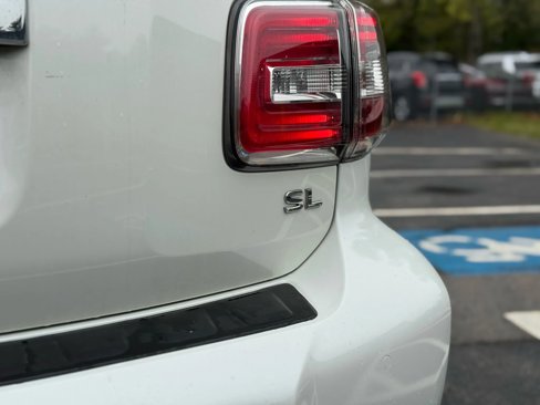 Used 2017 Nissan Armada SL image 9