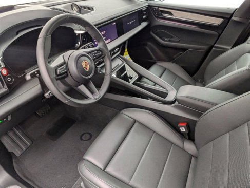 New 2024 Porsche Macan 4 Electric image 4
