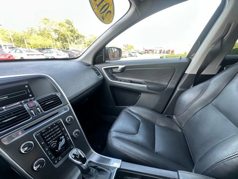 Used 2015 Volvo XC60 T6 Premier Plus image 21