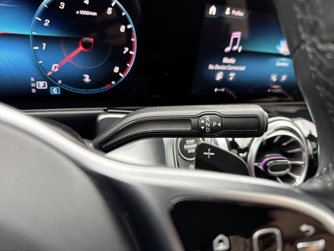 Certified 2023 Mercedes-Benz GLB 250 4MATIC image 18