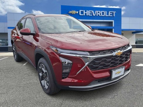 New 2025 Chevrolet Trax LT image 2