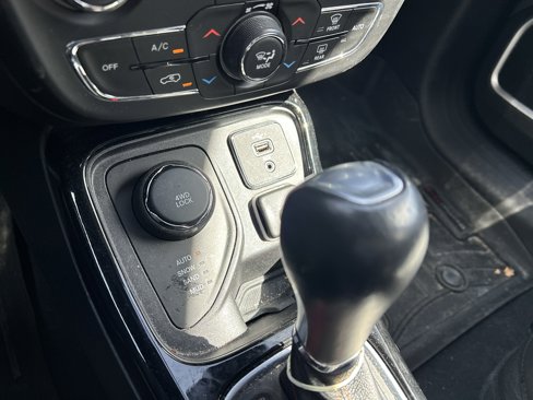 Used 2021 Jeep Compass Limited w/ Elite Interior Group image 28
