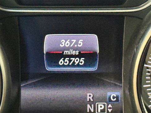 Used 2018 Mercedes-Benz GLA 250 4MATIC image 4