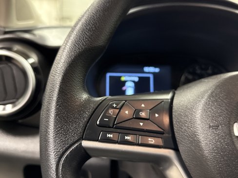 Used 2023 Nissan Kicks SV image 8