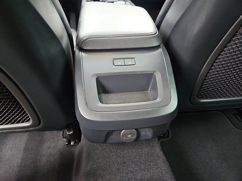 Used 2025 Volvo S60 B5 Core image 8