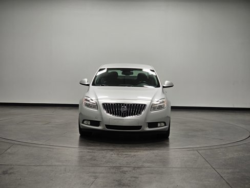 Used 2011 Buick Regal CXL image 3