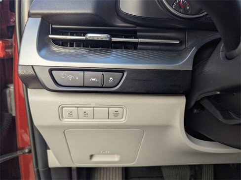 Used 2022 Kia Carnival LX image 21