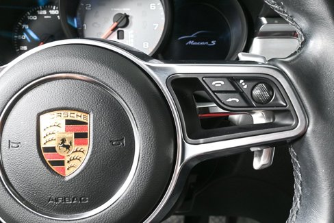 Certified 2021 Porsche Macan S image 12