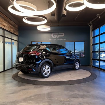 Used 2021 Nissan Kicks S image 3