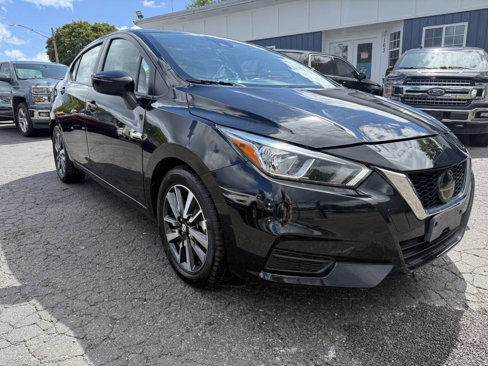 Used 2021 Nissan Versa SV image 3