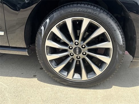 Used 2018 Lincoln Navigator Select image 9