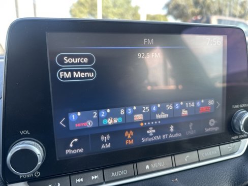 Used 2022 Nissan Sentra SV image 12