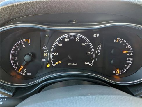 Used 2018 Jeep Grand Cherokee Limited image 12