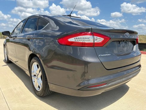 Used 2016 Ford Fusion SE image 8
