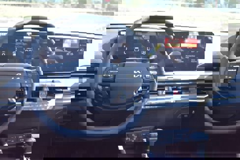 New 2025 Kia K4 LXS image 16