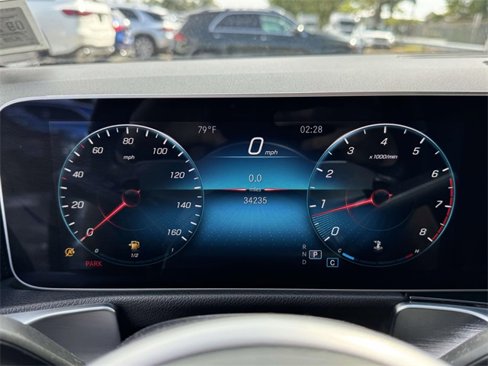 Used 2021 Mercedes-Benz GLB 250 4MATIC image 3