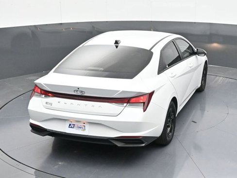 Used 2022 Hyundai Elantra SE image 60