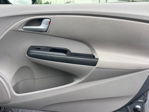 Used 2014 Honda Insight LX image 18