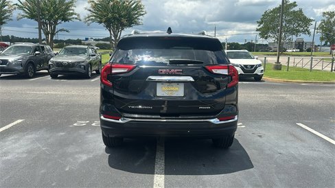 Used 2024 GMC Terrain SLT image 6
