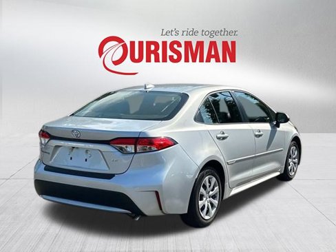 Used 2022 Toyota Corolla LE image 2