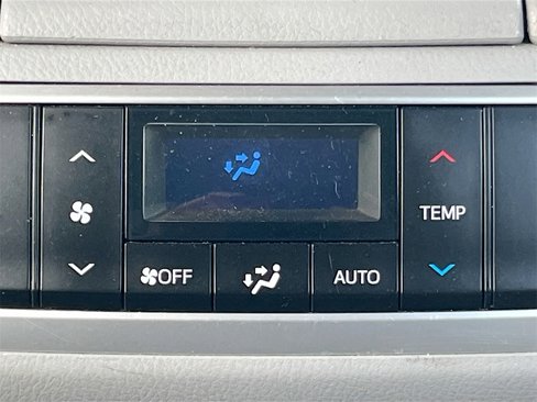 Used 2014 Toyota Highlander XLE image 23
