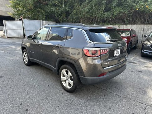 Used 2018 Jeep Compass Latitude w/ Cold Weather Group image 8