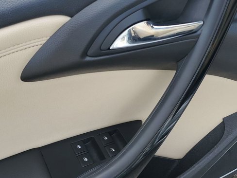Used 2016 Buick Cascada Premium image 39